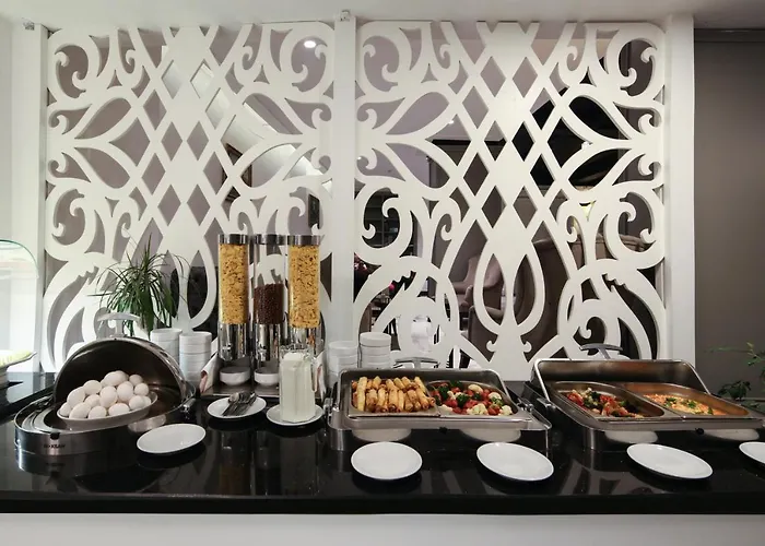 White Monarch Hotel 4*