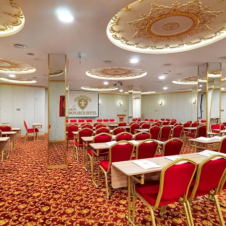 White Monarch ホテル