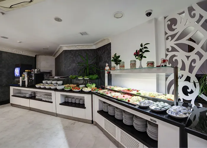 White Monarch Hotel 4*