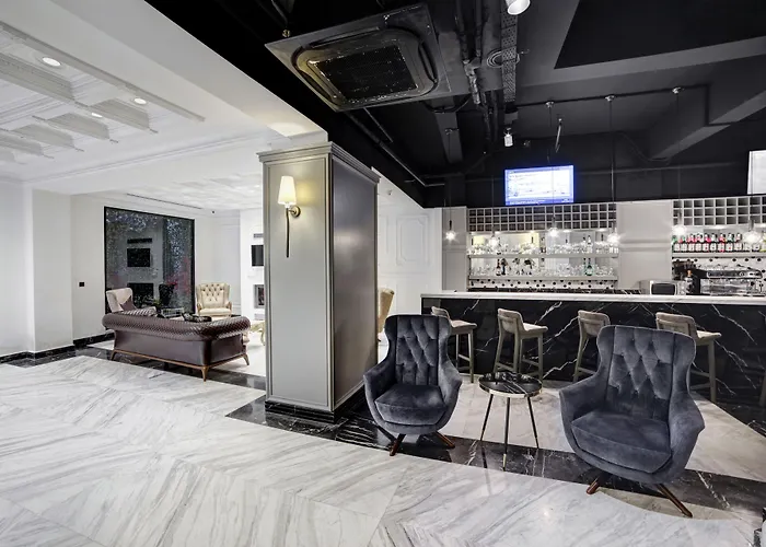 White Monarch Hotel 4*