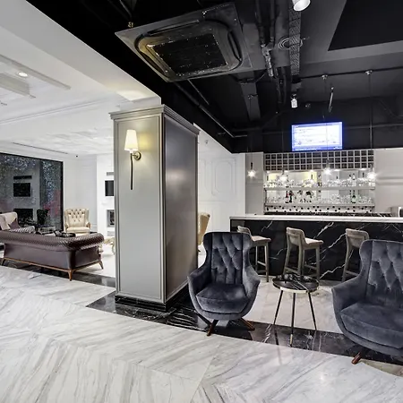 White Monarch Hotel 4*