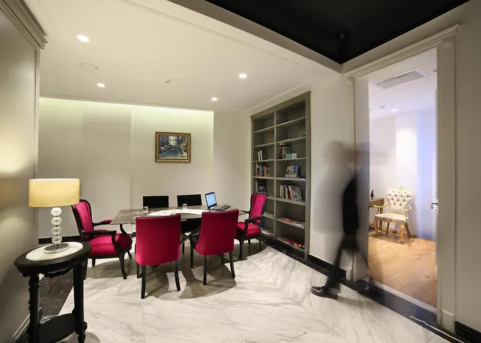 White Monarch Hotell