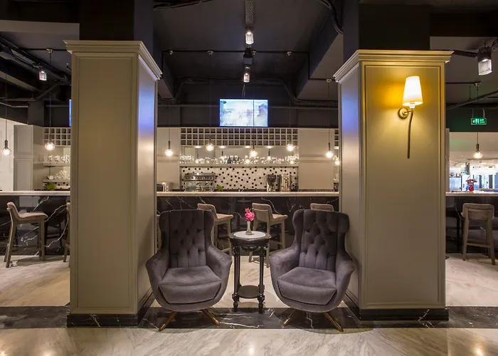 Hotell White Monarch 4*