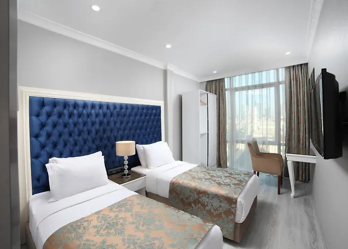 White Monarch Hotell 4*